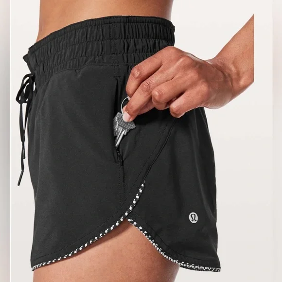 #23 Lululemon Choose A Side Short *3"
Black / Monochromic Black Sz 4 - Picture 1 of 12